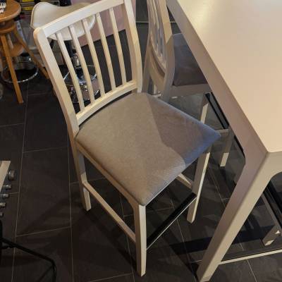 Ensemble table + 4 chaises hautes Ekedalen IKEA – Image 3