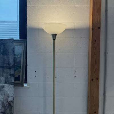 Lampadaire couleur Or – Image 3