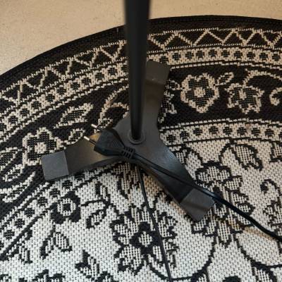 Lampadaire pied noir et abat jour à pois – Image 4
