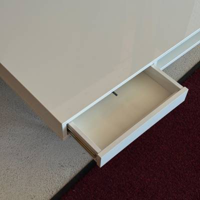 Table basse blanche avec tiroirs – Image 4