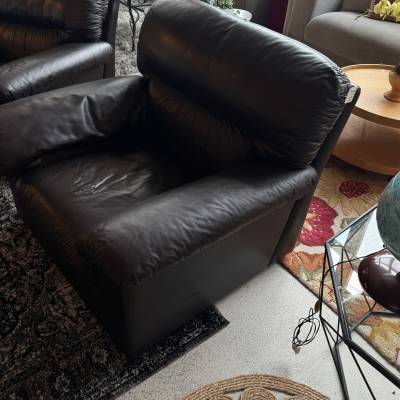 Fauteuil cuir club noir – Image 2