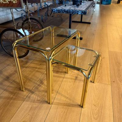 Petites tables gigognes verre et doré – Image 2