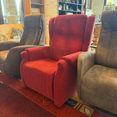 Fauteuil en tissu rouge – Image 3