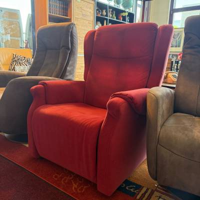 Fauteuil en tissu rouge – Image 4