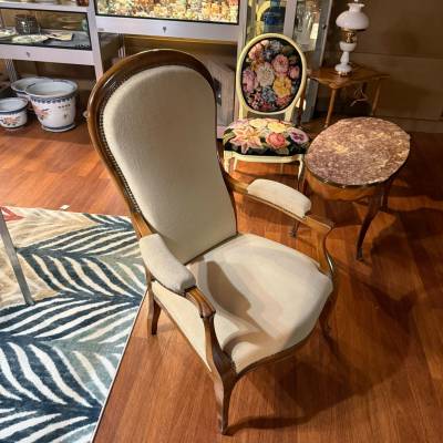 Fauteuil vintage bois et beige – Image 4