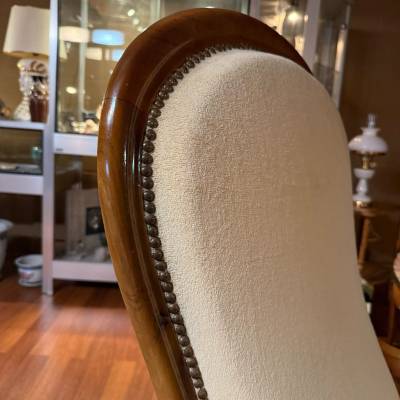 Fauteuil vintage bois et beige – Image 2