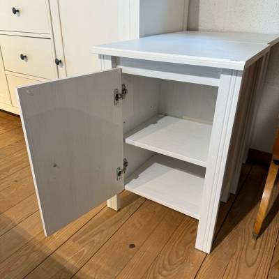 Table de nuit blanche – Image 3