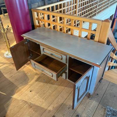 Meuble bas gris et bois – Image 3