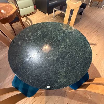 Ensemble table marbre vert  avec 4 chaises – Image 5