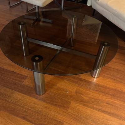 Table basse ronde pieds chromés verre fumé – Image 2