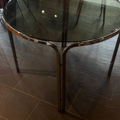 Table ronde verre fumé pieds chromé – Image 4