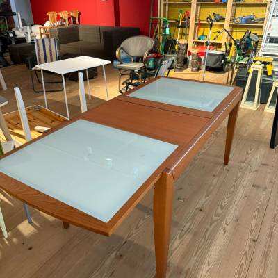 Table en bois vitrée – Image 2