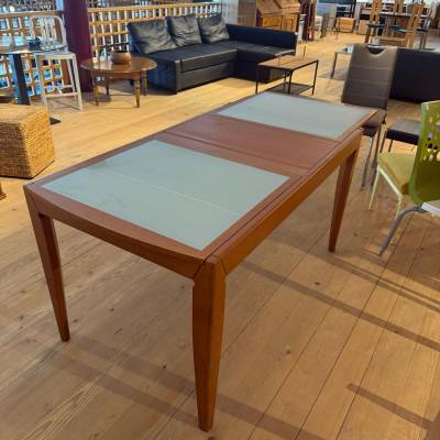 Table en bois vitrée – Image 4