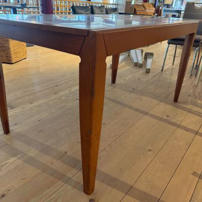 Table en bois vitrée – Image 3