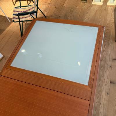 Table en bois vitrée – Image 5