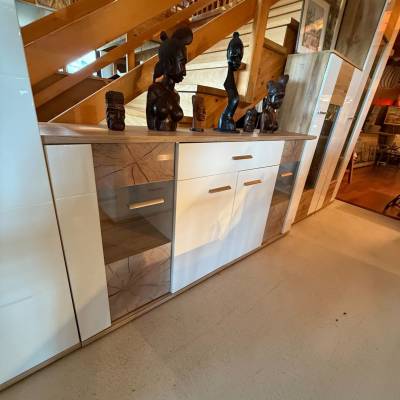 Meuble bas blanc et bois – Image 4