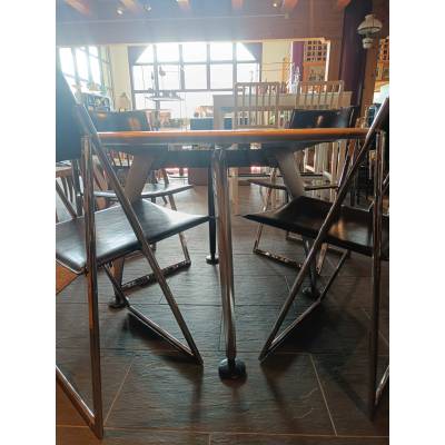 Table ronde en bois – Image 2