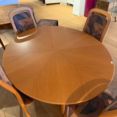 Table à manger ronde en bois massif – Image 3