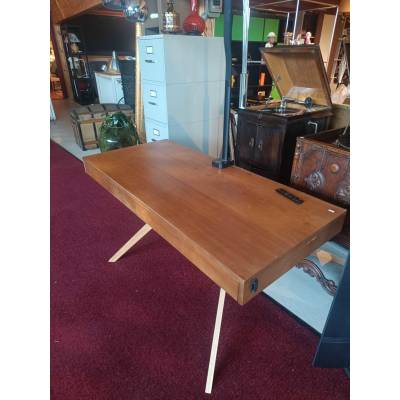 Bureau design en bois