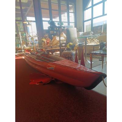 Kayak avec équipements – Image 2