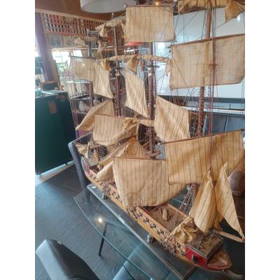 Maquette de bateau en bois – Image 2