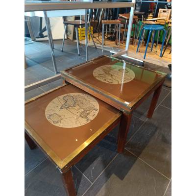 Tables gigognes mappemonde mid-century en métal et acajou – Image 2